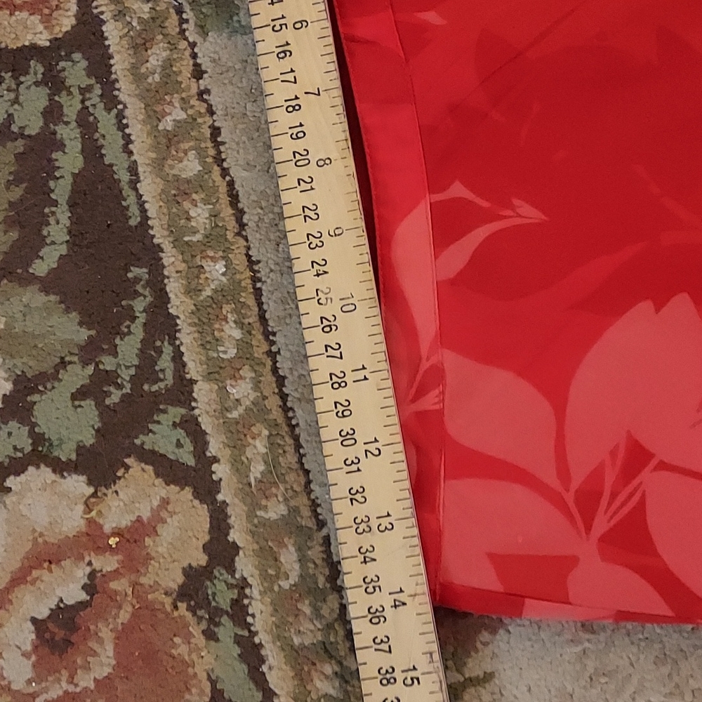 H&M red floral skirt - Picture 3 of 6